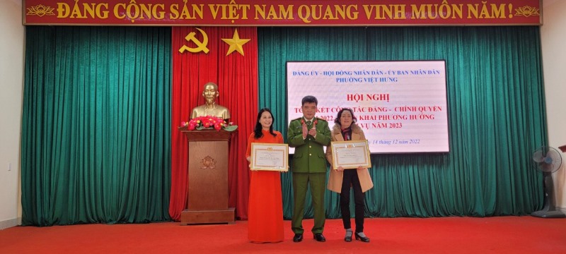 Phường Việt Hưng: Tổ chức Hội nghị Tổng kết công tác Đảng - Chính quyền năm 2022, triển khai phương hướng nhiệm vụ năm 2023.