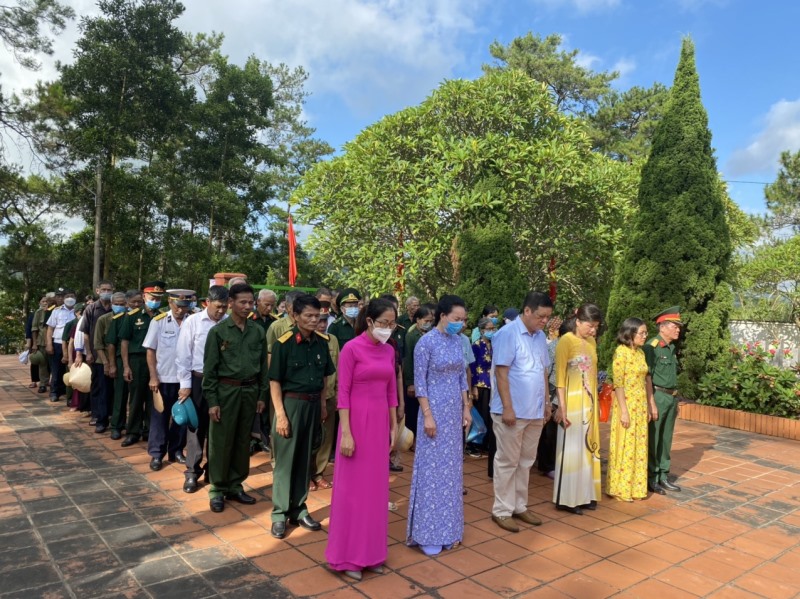 Phường Việt Hưng: Các hoạt động nhân kỷ niệm 75 năm ngày thương binh liệt sỹ
