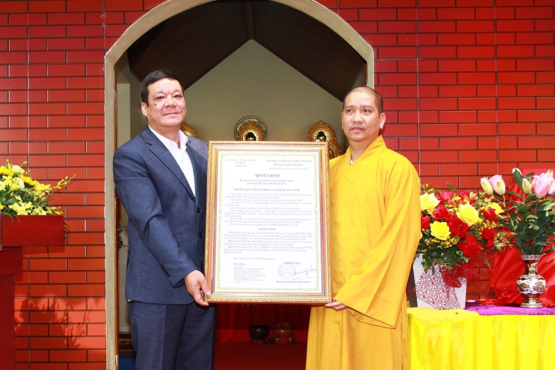 Lễ công bố Quyết định bổ nhiệm trụ trì chùa Đá phường Việt Hưng 