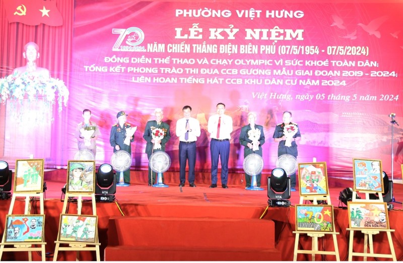 Phường Việt Hưng kỷ niệm 70 năm chiến thắng Điện Biên Phủ.