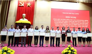 Tổng kết 10 năm thực hiện công tác CCHC giai đoạn 2011-2020 và công bố xếp hạng chỉ số CCHC các phòng ban, phường, xã