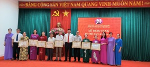 Đảng bộ phường Việt Hưng tổ chức Lễ trao tặng Huy hiệu Đảng đợt 07/11/2023.