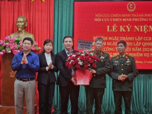 Hội Cựu chiến binh  (CCB) phường Việt Hưng tổ chức Hội nghị Kỷ niệm 35 năm ngày thành lập Hội Cựu chiến binh Việt Nam; Kỷ niệm 80 năm thành lập Quân đội nhân dân Việt Nam (22/12/1944 – 22/12/2024) và 35 năm Ngày quốc phòng toàn dân