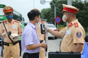 Thủ tướng chỉ thị xử lý cán bộ, công chức, viên chức, chiến sĩ lực lượng vũ trang vi phạm nồng độ cồn 