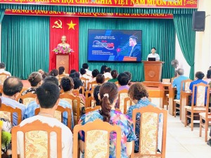 PHƯỜNG VIỆT HƯNG TỔ CHỨC LỚP HỌC “BÌNH DÂN HỌC VỤ SỐ” TRIỂN KHAI NGHỊ QUYẾT 57-NQ/TW VỀ CHUYỂN ĐỔI SỐ VÀ CÔNG NGHỆ AI 